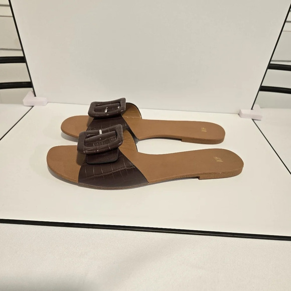 H&M Brown Croc-Embossed Slide Sandals with Buckle - Picture 10 of 11